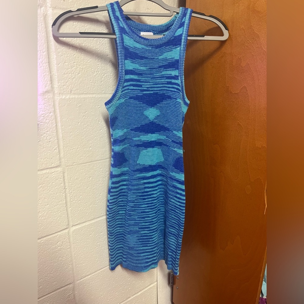 blue dress